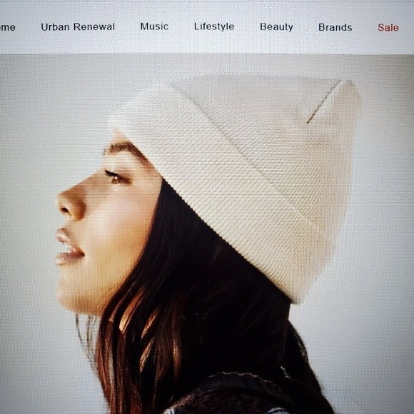 Urban Outfitters 4 knit hats unisex NEW black gray pink burgundy set - Picture 4 of 4